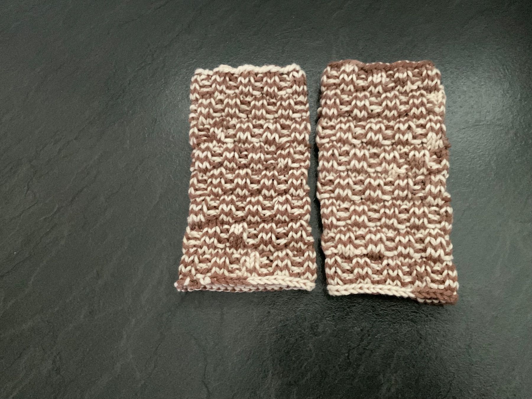 Guanti & manicotti: Handgestrickte Pulswärmer Amedisli – Nuovo (secondo la descrizione) da Wetzikon ZH venduto da FeeF