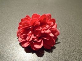 Haarspange mit pinker Blume