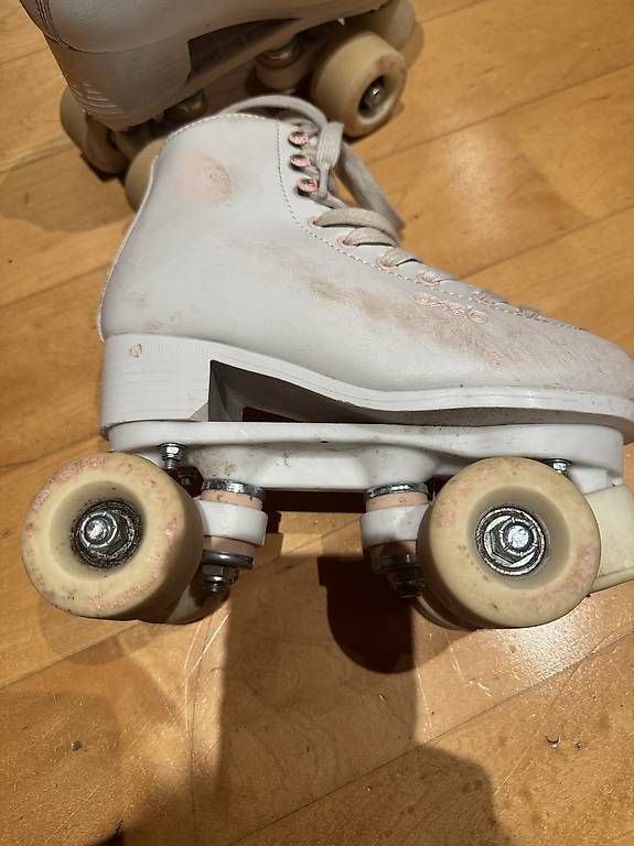 Patins à roul. & inline: Rollschuhe – D'occasion à Appenzell Steinegg par pba_z8py