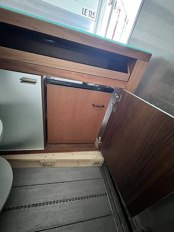 Kommoden: Commode – Gebraucht aus La Croix-de-Rozon von bas_l7vw 2