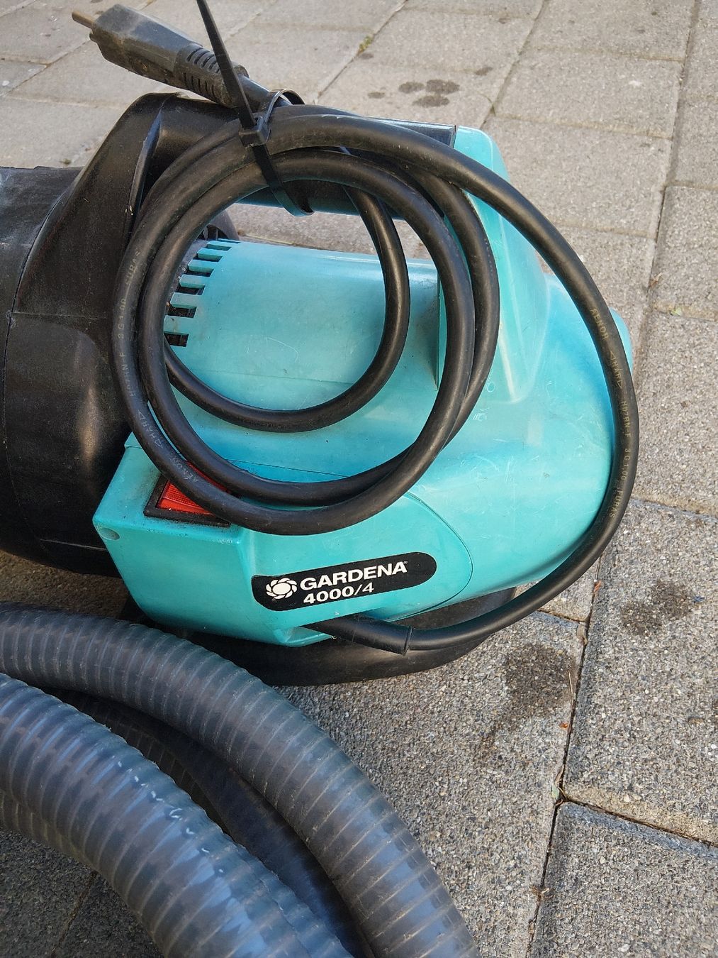 Gardena Pompes et pièces: pompe a eau gardena 4000/4 – D'occasion à Champoz par yokely 1