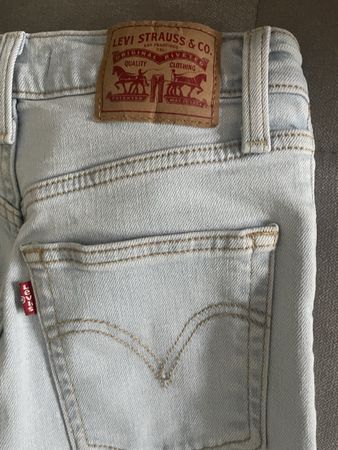 Levi's Jeans hellblau Grösse 26/32 guter Zustand