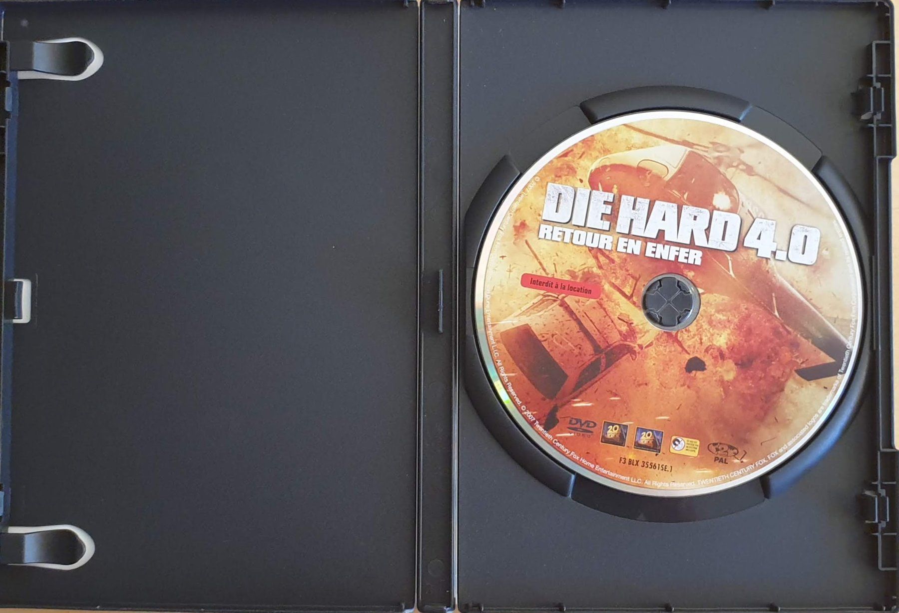 Alle DVDs: Die Hard 4 : Retour en enfer (2007) – Gebraucht aus La Tour-de-Peilz von Resize 2