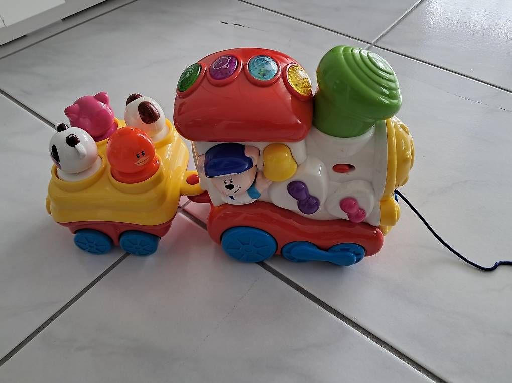 Chicco Giocattoli: Chicco Sound Zug – Usato da Belp venduto da Verk976
