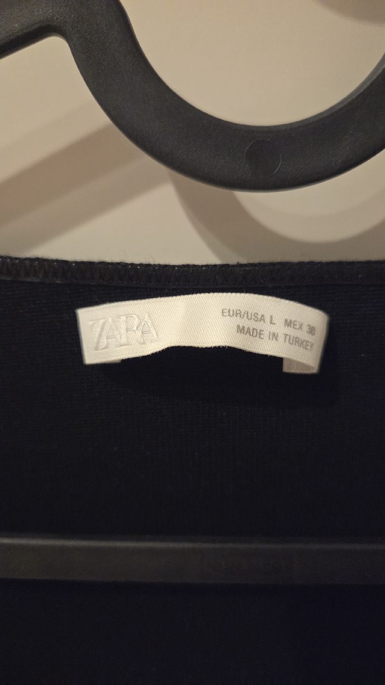 Zara Tops: Shirt Zara – Neu (gemäss Beschreibung) aus Unterkulm von Manubasso 1
