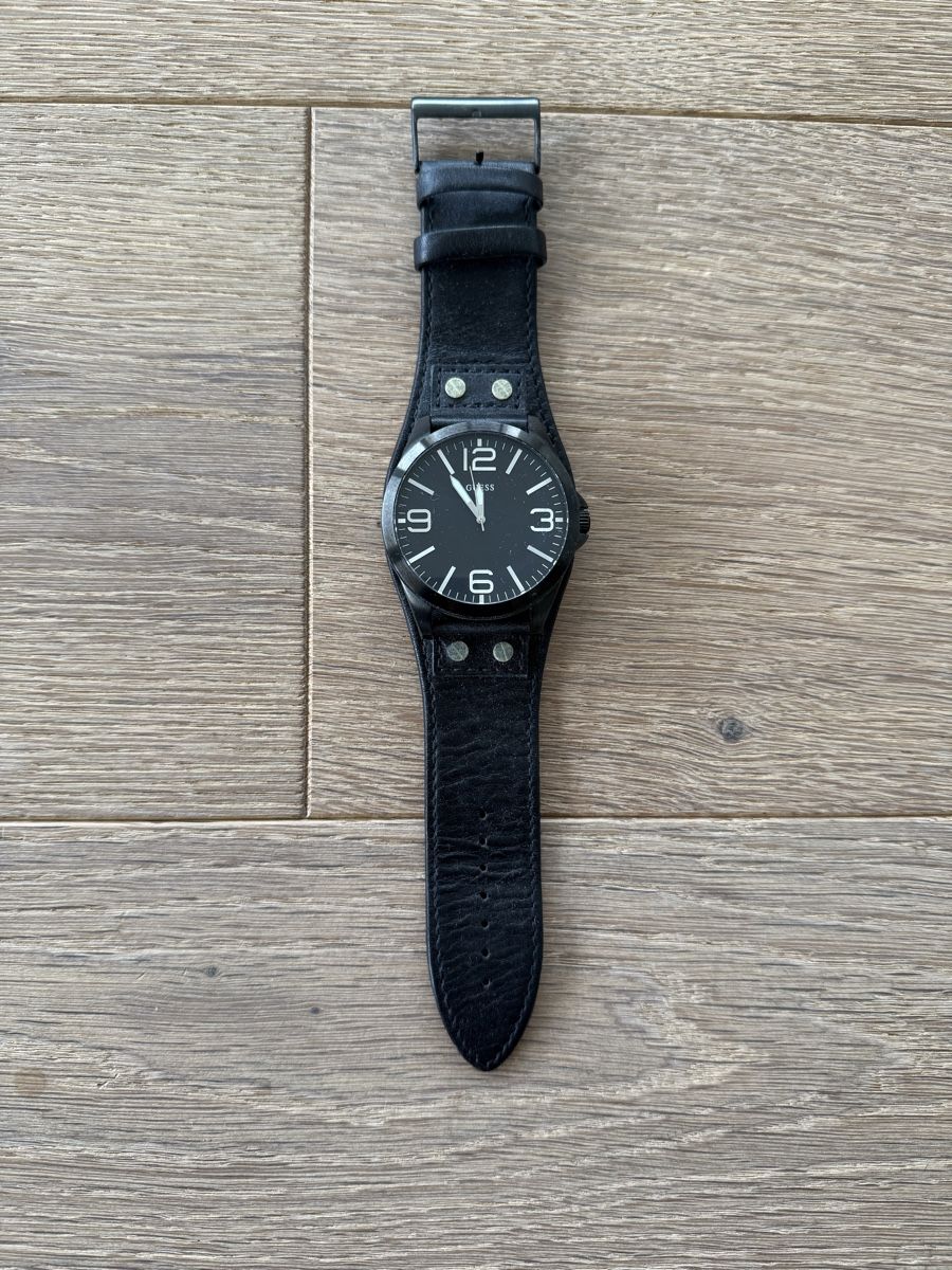 Guess Orologi: Guess Uhr Schwarz – Usato da Sutz venduto da Ms22