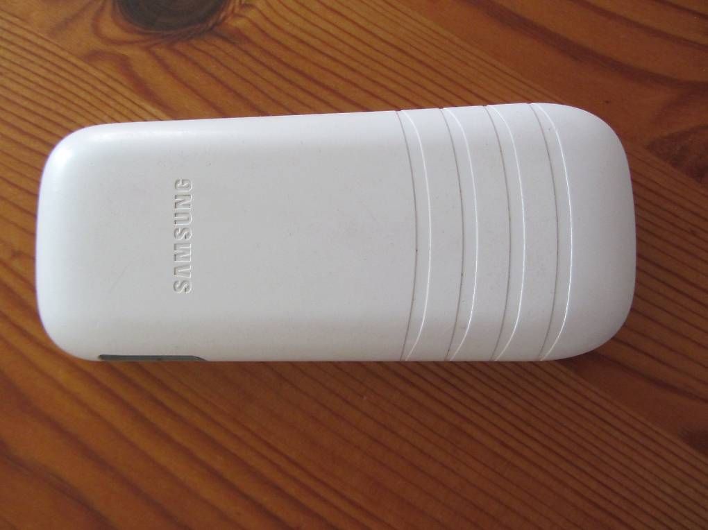 Samsung Telefoni cellulari / Smartphones: Samsung GT-E 1205 T – Usato da Malters venduto da moc_z8d9 1