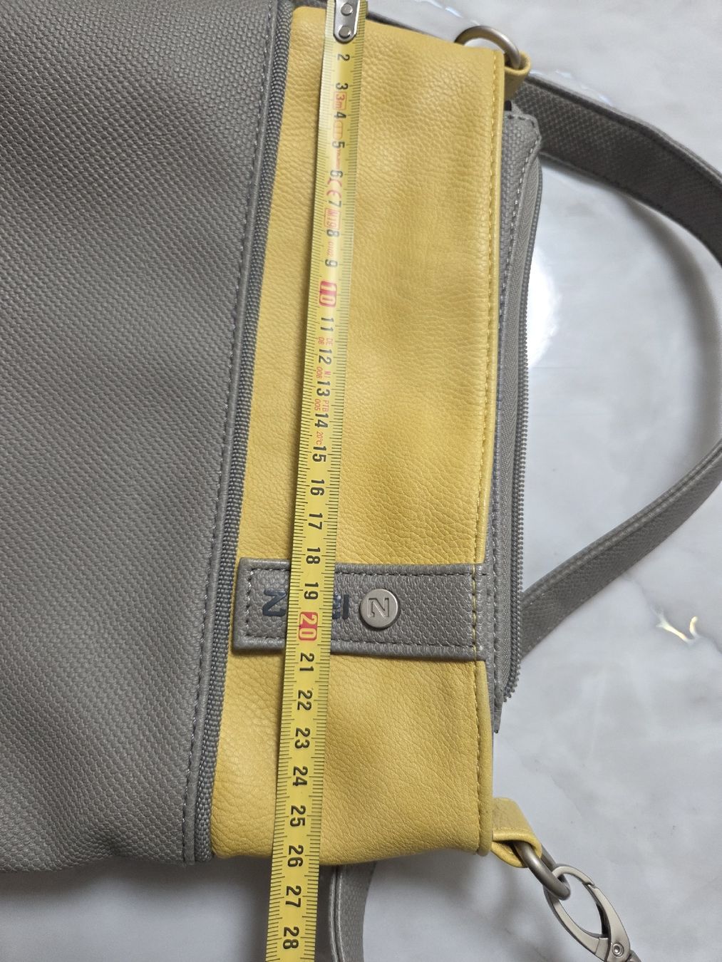 Borse da donna: Zwei Handtasche – Usato da Embrach venduto da Musti20 4