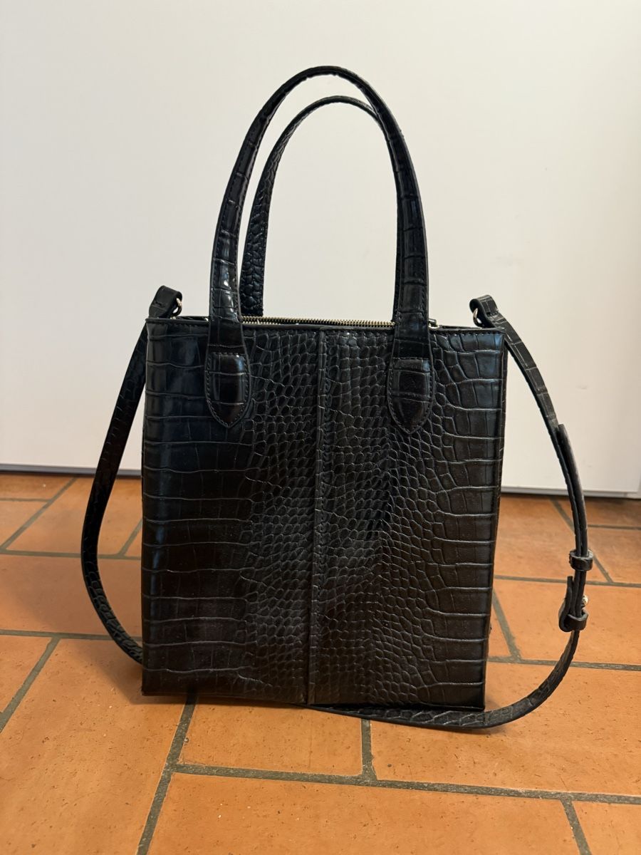 Taschen für Damen: Black Crocodile-effect Tote Bag with Strap – Gebraucht aus Schlieren von _Meenu