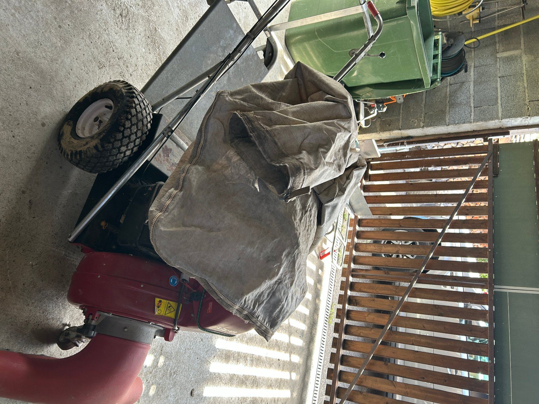 Toutes les machines: Aspirateur à feuilles – D'occasion à Jussy par BP33 4