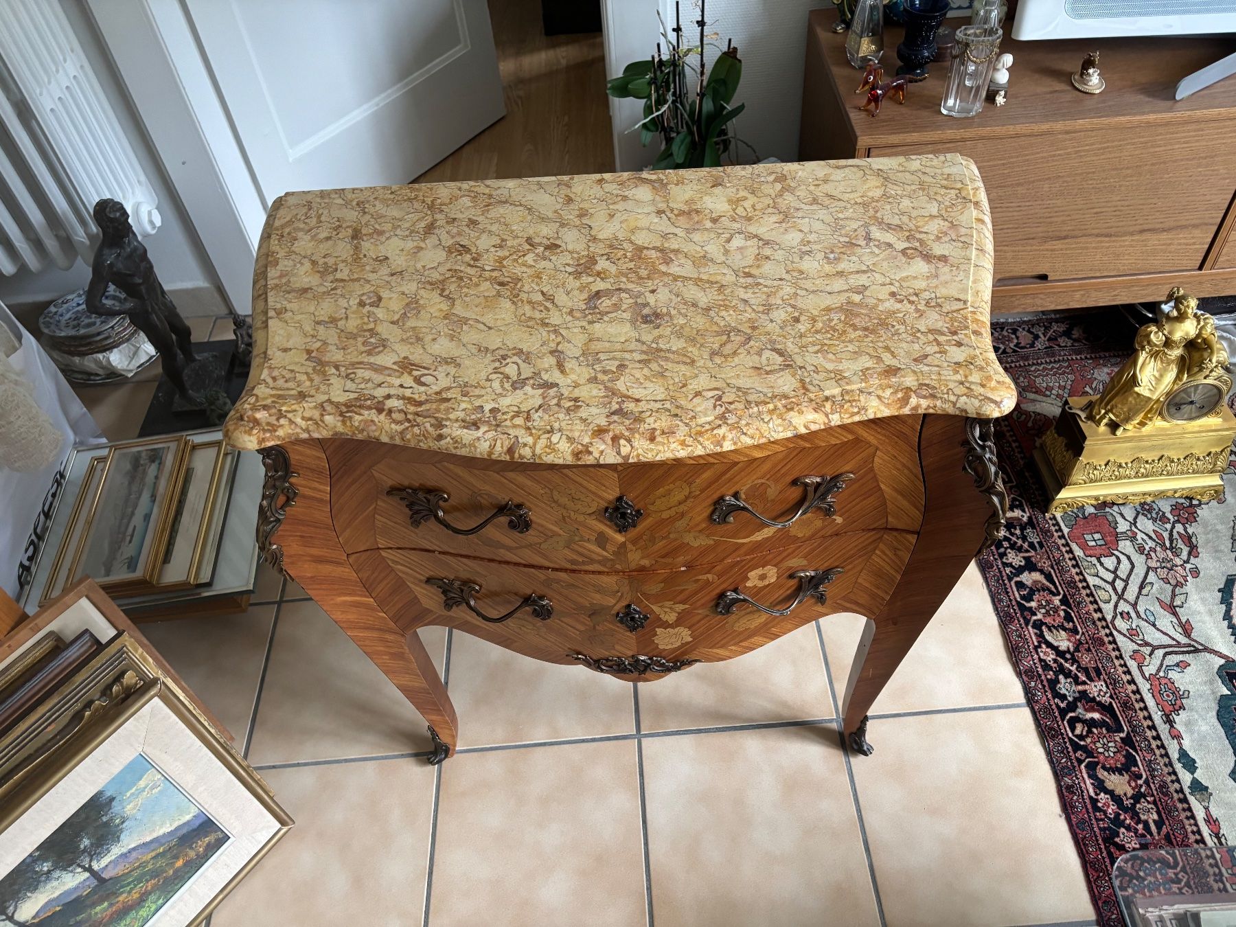 Cassettiere: Commode ancienne marquetée, dessus marbre, style Louis XV – Usato da Buttes venduto da ButtA15 9