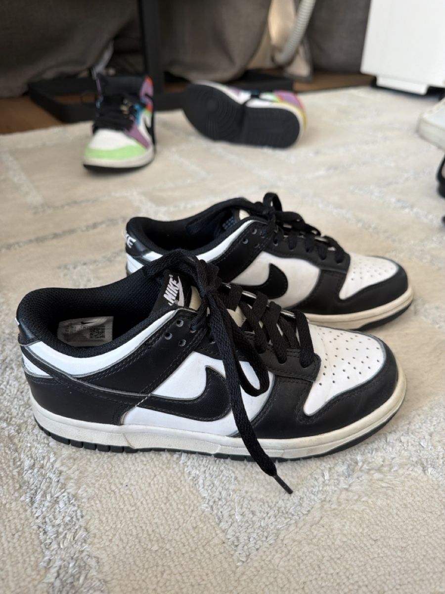 Nike Scarpe da uomo: Nike Dunk Low Black White Size 4.5Y Used – Usato da Begnins venduto da tha_7wyw 3