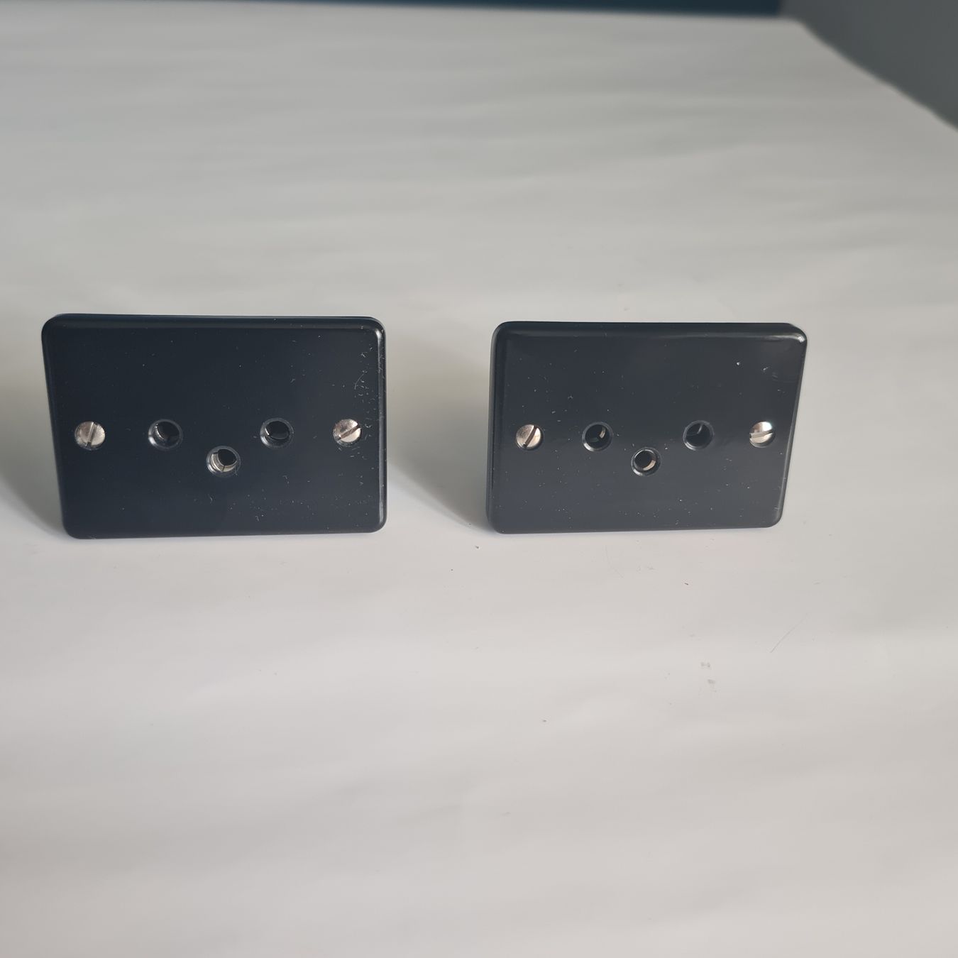 Stecker: Einbausteckdosen AFH, 1950-1970 – Gebraucht aus Zuzwil SG von mko_6m7z