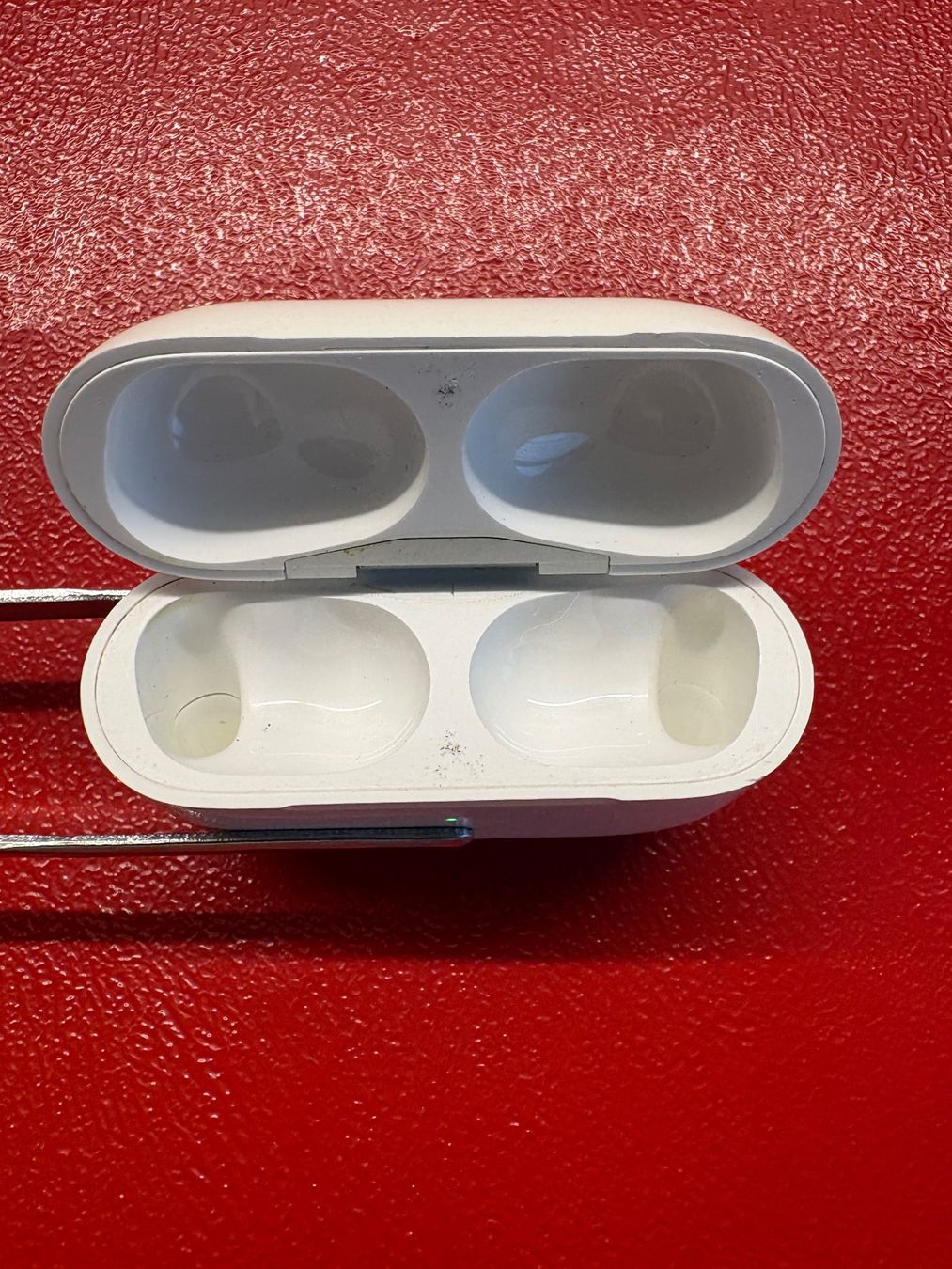 Apple Cuffie: Apple AirPods Pro 1 charging case (A 2190). – Usato da Lausanne venduto da Zorrus77 3