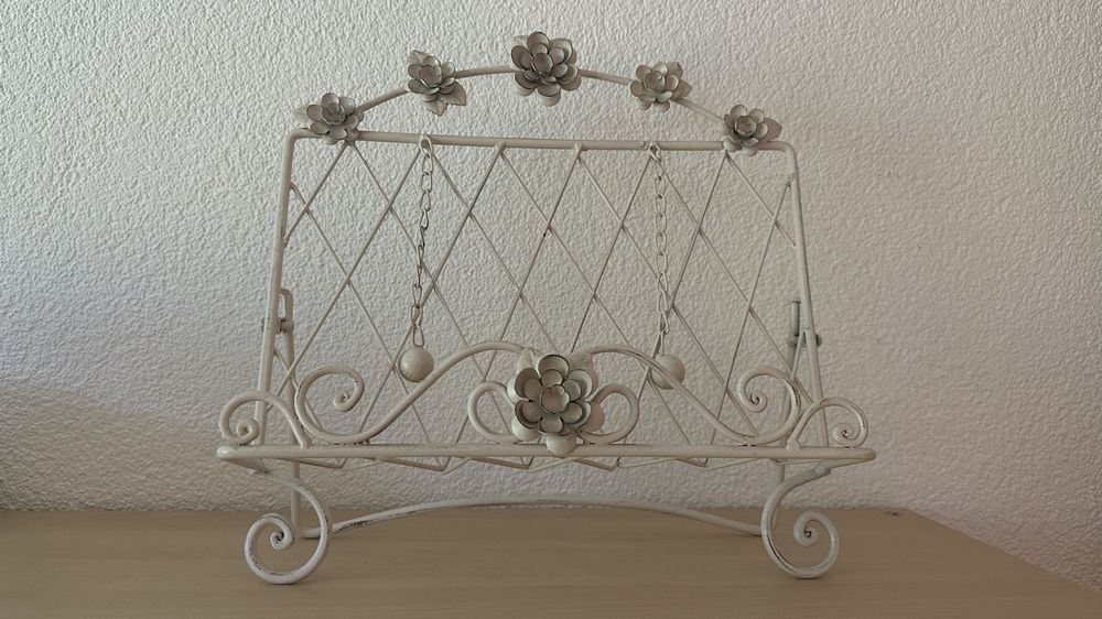 Kochbuchständer Aus Chrom – Stylischer Rezept-Halter Für Die Küche
