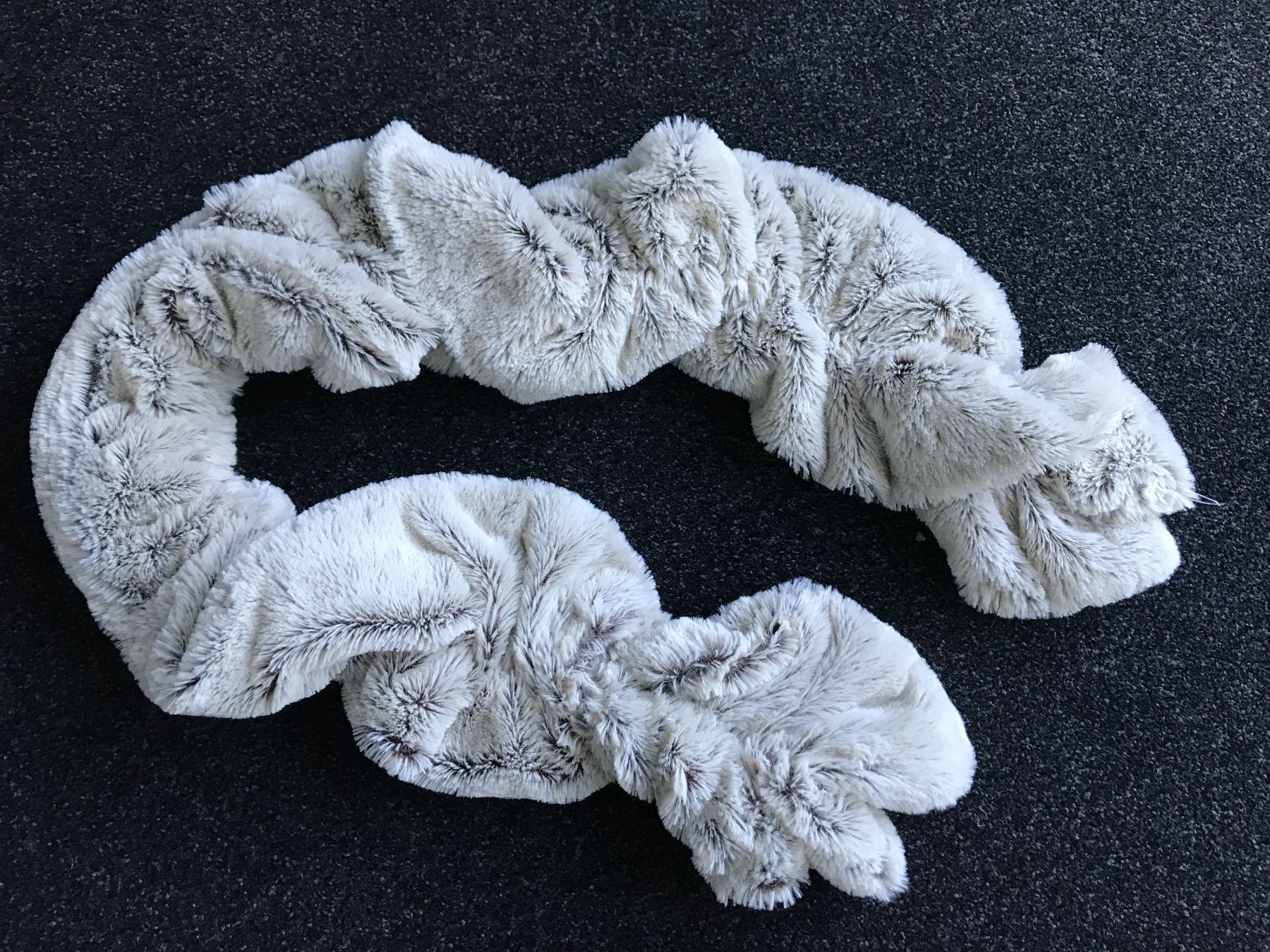 Foulards, Tücher & Schals: Kuschelweicher Kunstfellschal – Gebraucht aus St. Margrethen SG von kellenbh