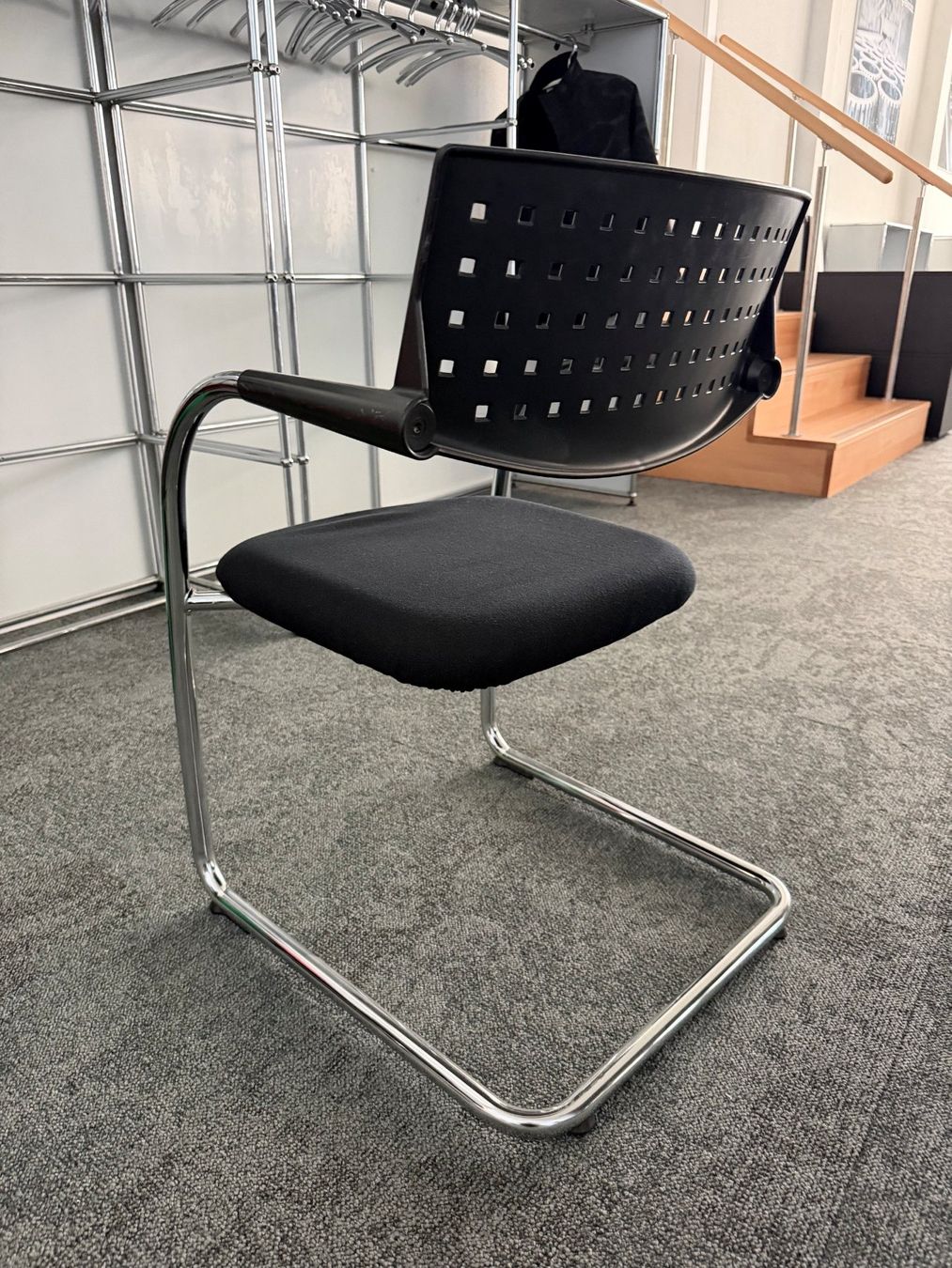 Vitra Stühle: Vitra Visavis Besucherstuhl 16 Stk. – Gebraucht aus Lyss von Lsu 1