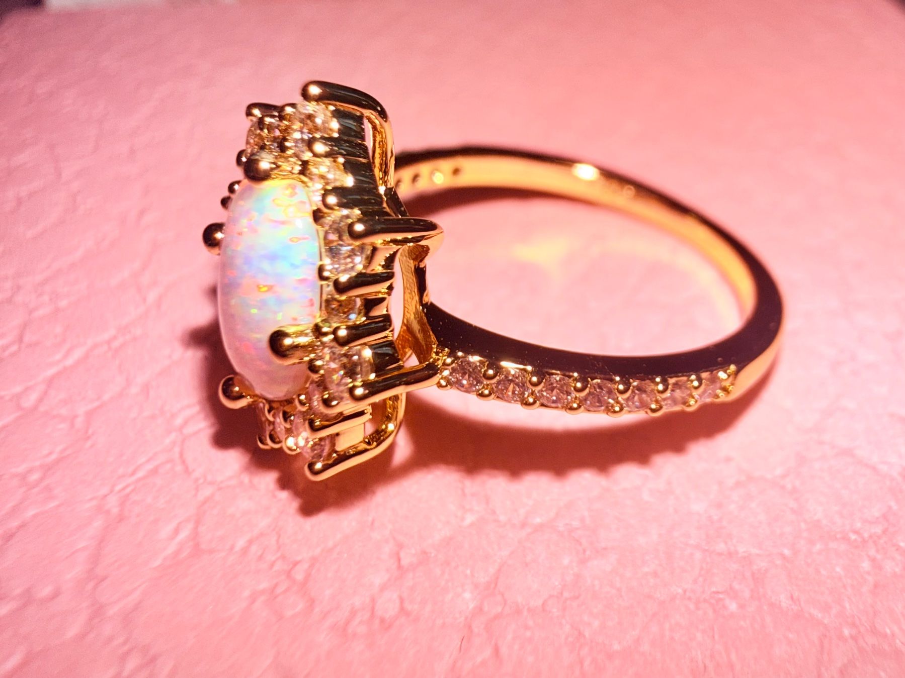 Anelli: Bague avec opale et zircons – Nuovo e nell'imballaggio originale da St-Maurice venduto da Sandrinette123 1