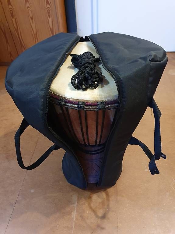 Strumenti musicali: Djembe mit Tragetasche – Usato da Schänis venduto da 1234567890ABCDEF 3