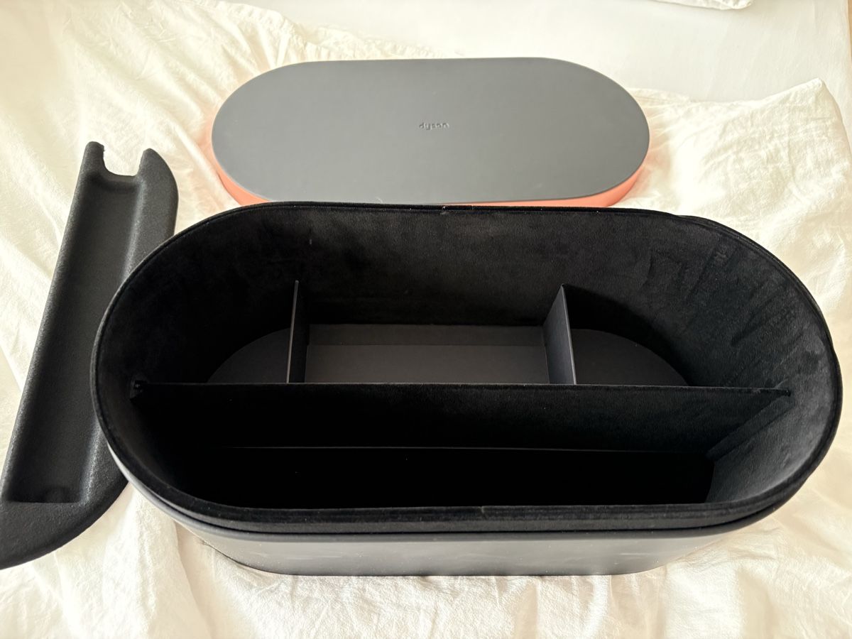Dyson Sèche-cheveux: Dyson Box co-anda 2x – Neuf (Voir description) à Thun par _Cathy 2