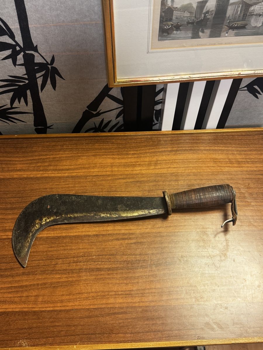 Posate: Antike Hippe / Rebmesser / Gartenmesser mit Holzgriff – Usato da Schlieren venduto da Eldi84