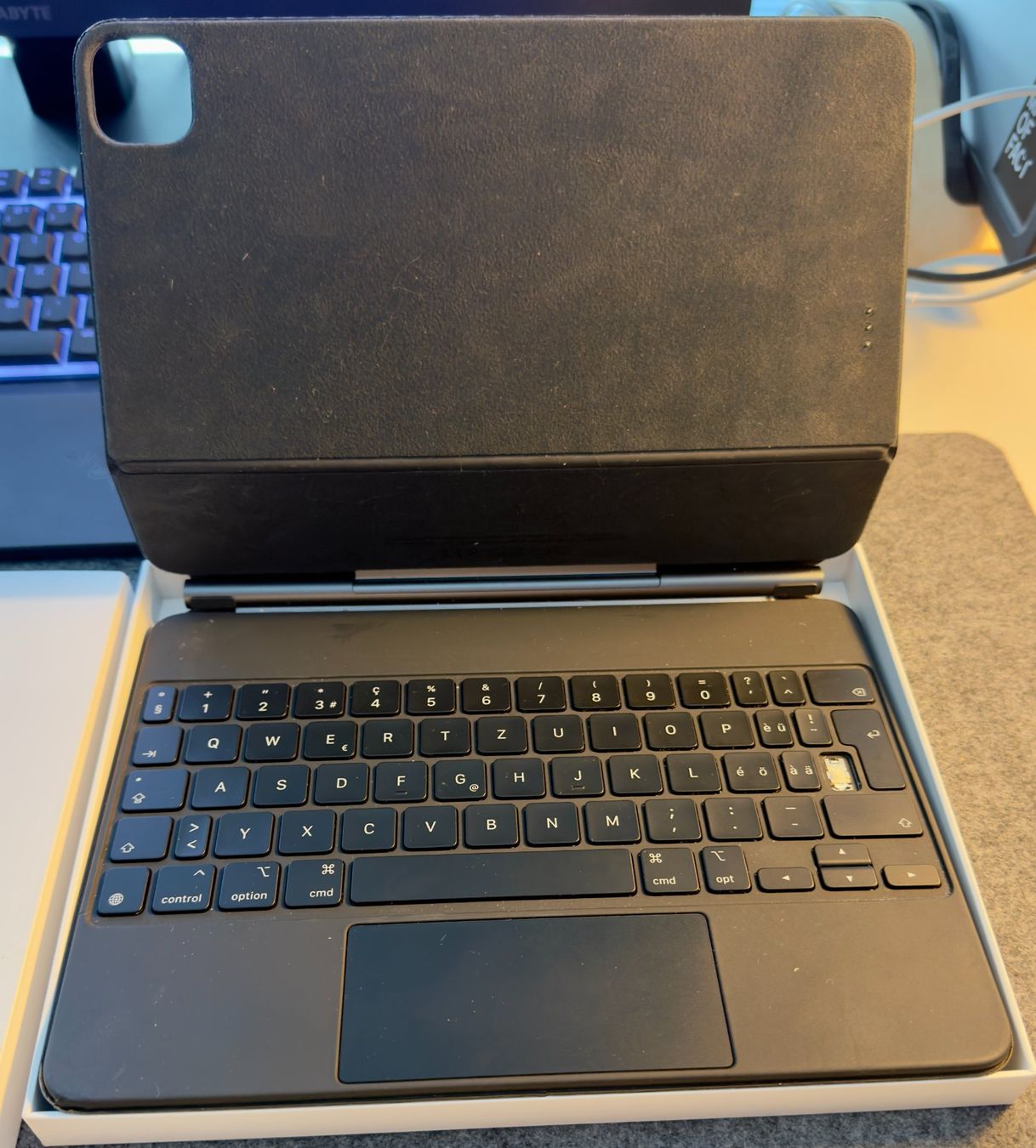 Apple Tastiere: Apple iPad Pro Magic Keyboard 11" – Usato da Romanshorn venduto da Coffee_Panda 1