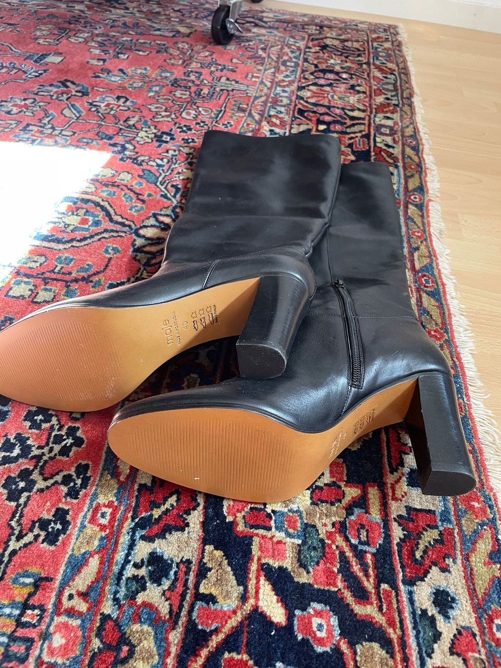 Maje Scarpe da donna: Leder Stiefel von Maje / Gr. 40 – Nuovo (secondo la descrizione) da Wettingen venduto da sonn5 2