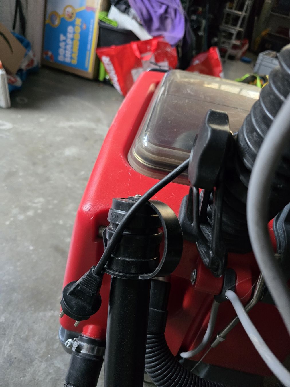 Cleanfix Tutte le macchine: Scheuersaugmaschine Cleanfix – Usato da Zürich venduto da inf_q6bm
