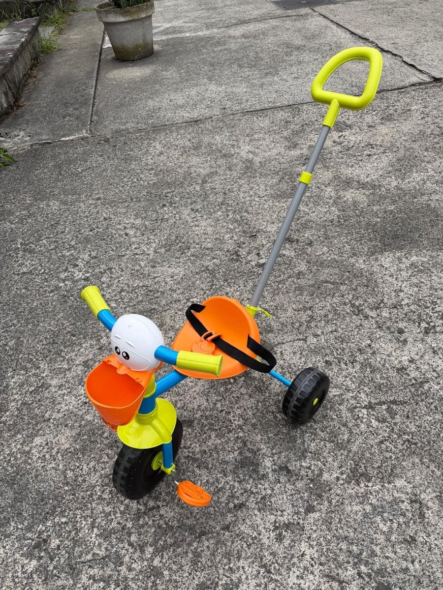 Véhicules pour enfants: Dreirad  – D'occasion à Lengnau BE par col_mbz6 1