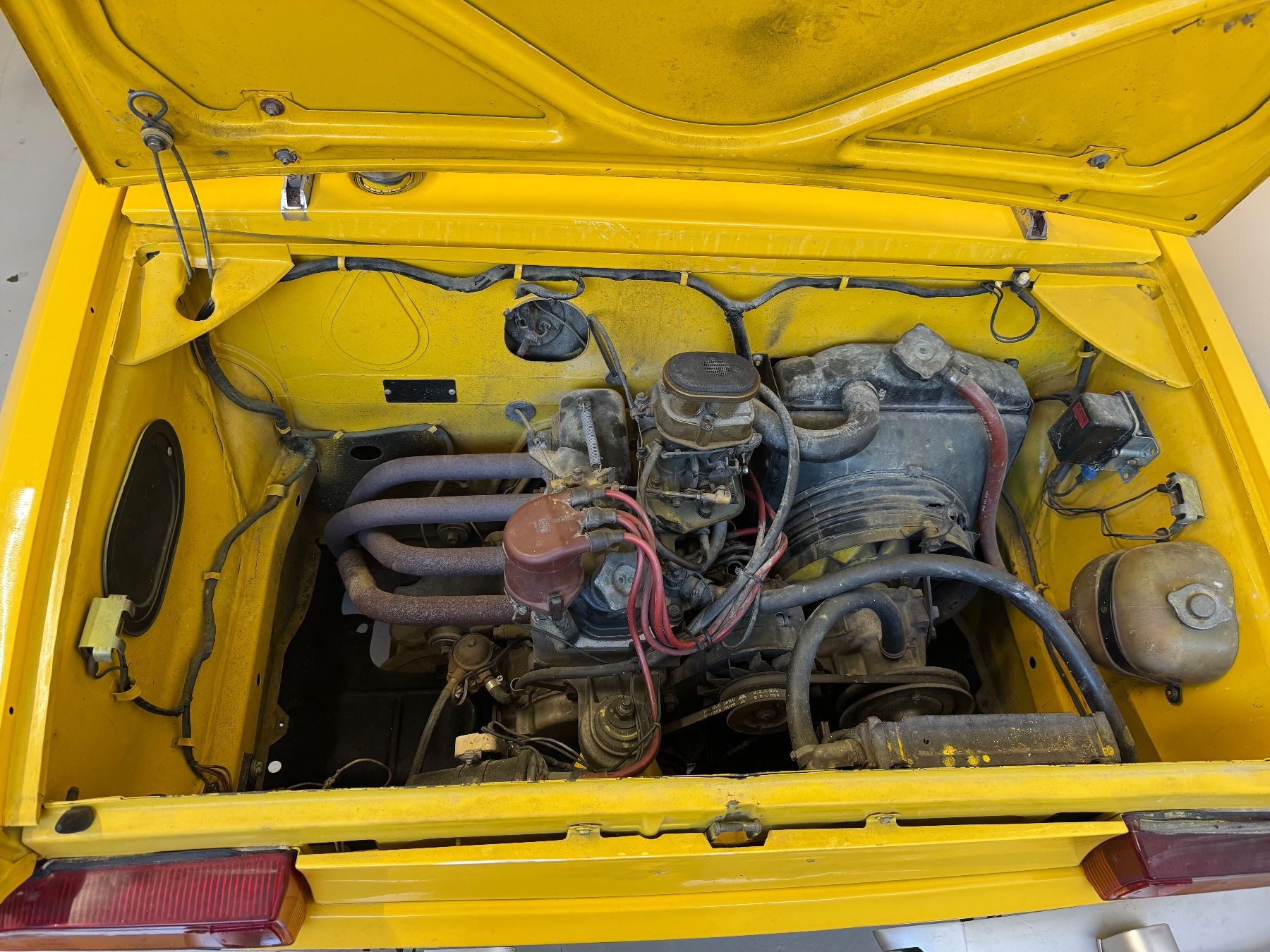 Fiat Autos: Fiat 850 Spider Cabriolet Hardtop – D'occasion à Felsberg par Vahid7 6