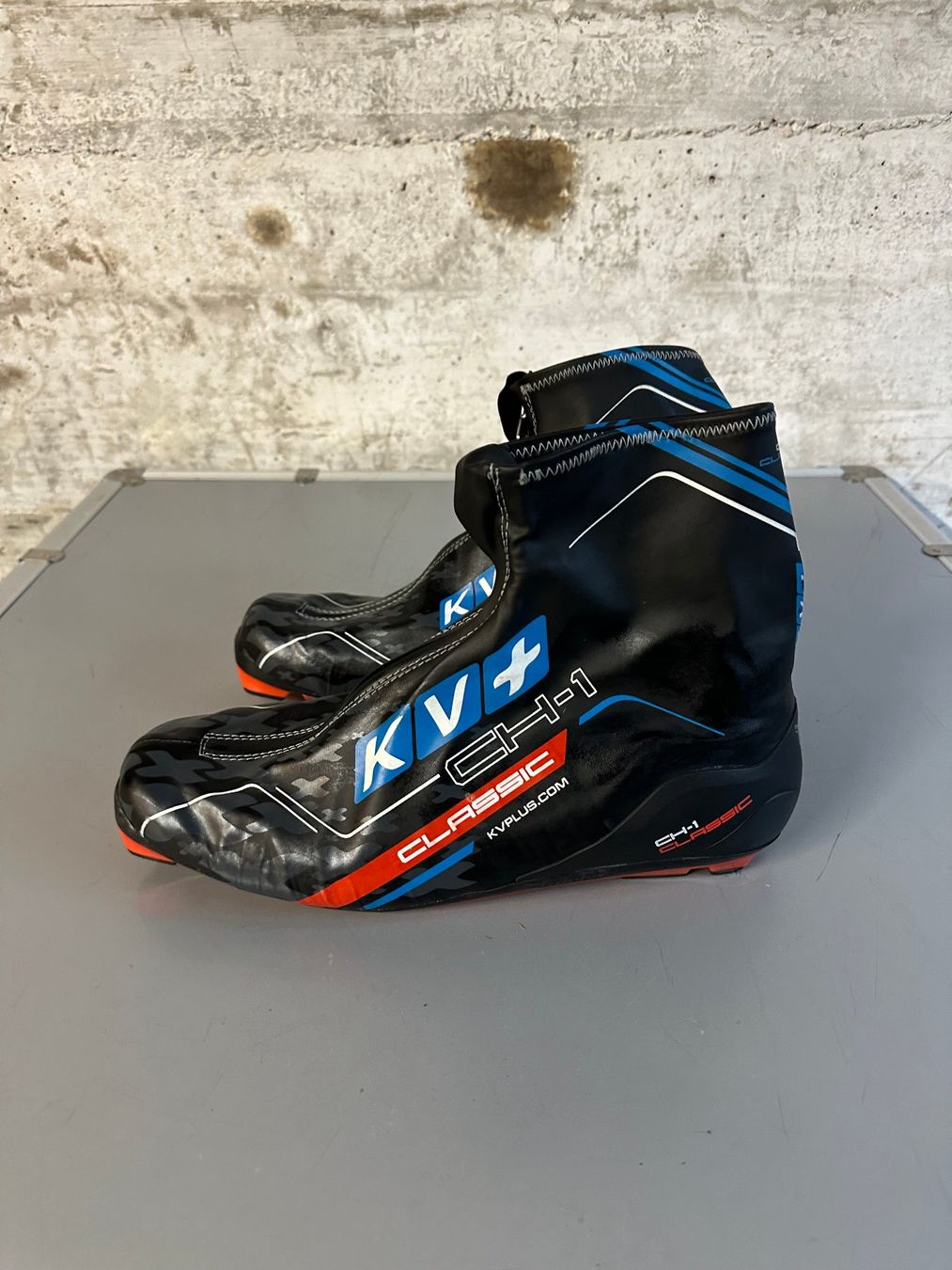 Scarpe da uomo: KW+ Klassisch Langlauf Schuhe Gr. 48 – Usato da Emmenbrücke venduto da karkarkar 2