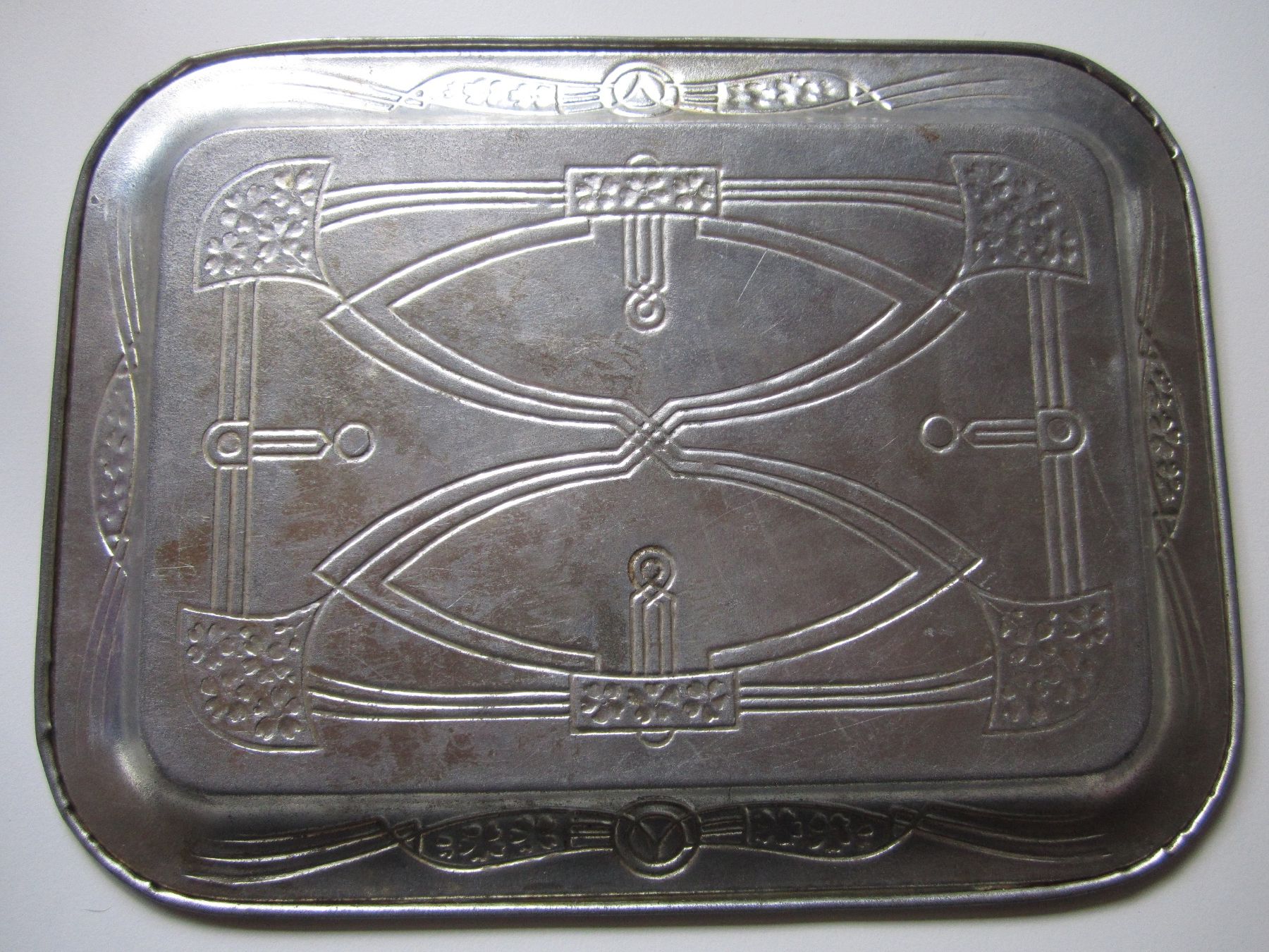 Tablet PC: Art Deco Tablett-Metall – Usato da Innerferrera venduto da ani_c5r6 1
