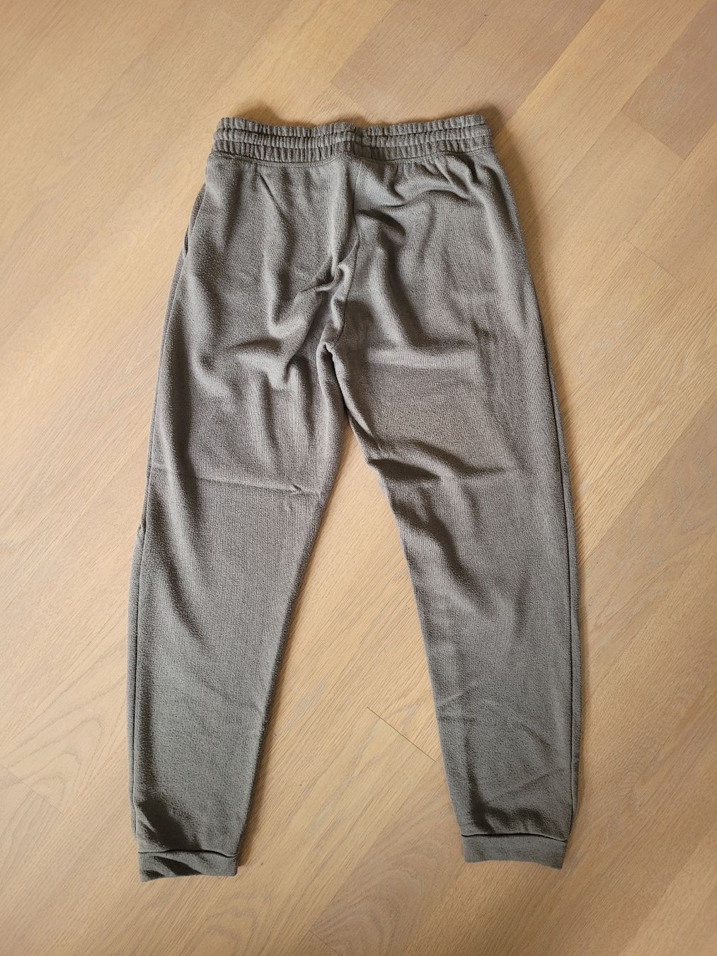 Hosen: Olive Jogginghose Gr. S – Gebraucht aus Zürich von cas_h8ty 1