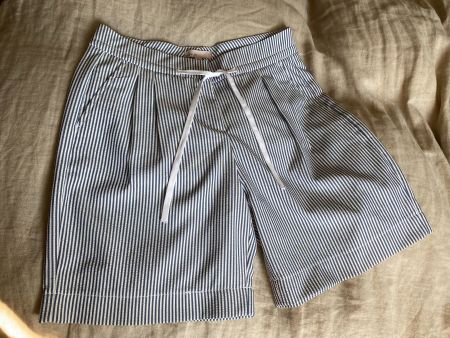 leichte Sommerhose, Short in Grösse  40