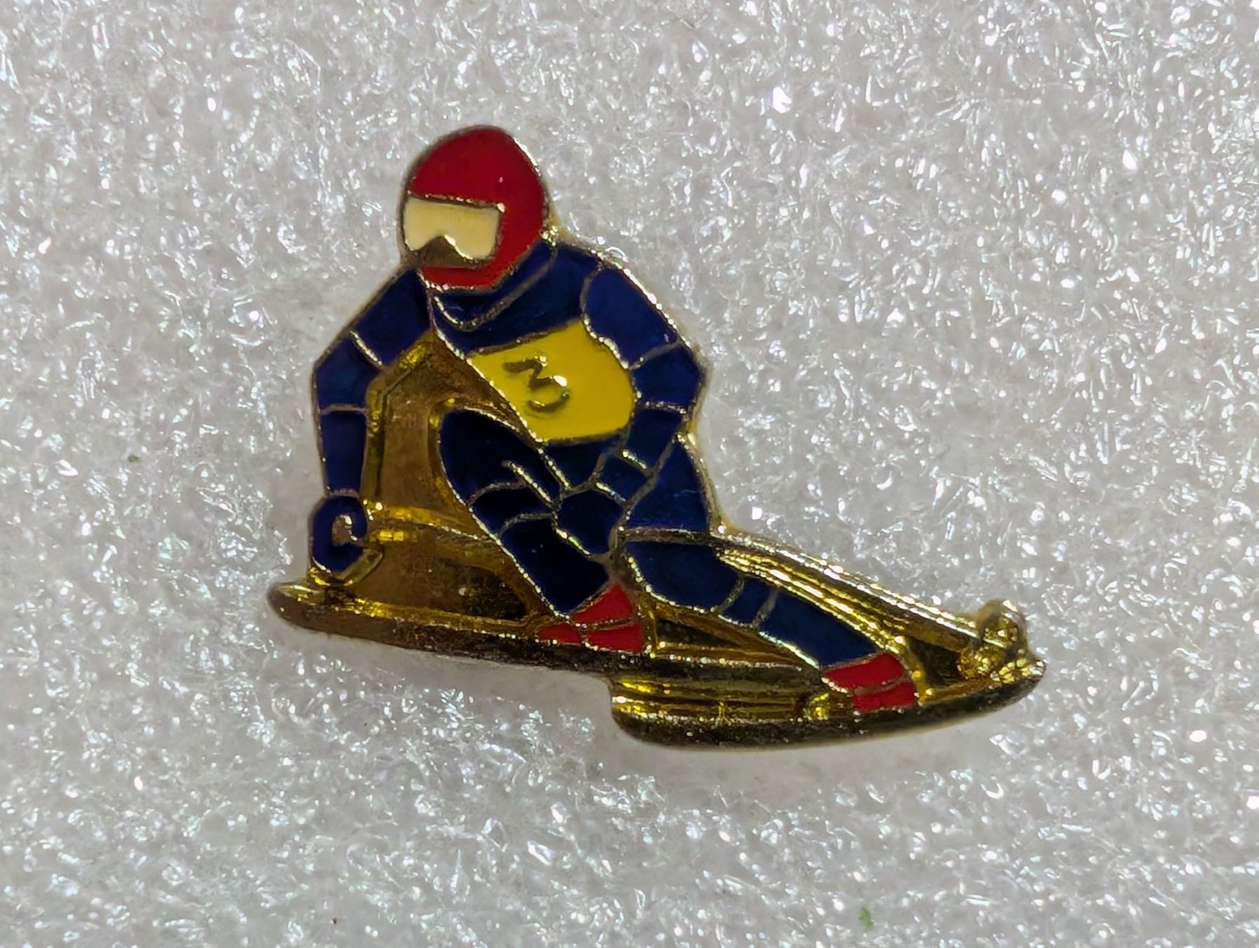 Plaketten & Abzeichen: Ansteckpin 281: Skifahrer – Gebraucht aus Oppligen von Pin-Fall-Shop