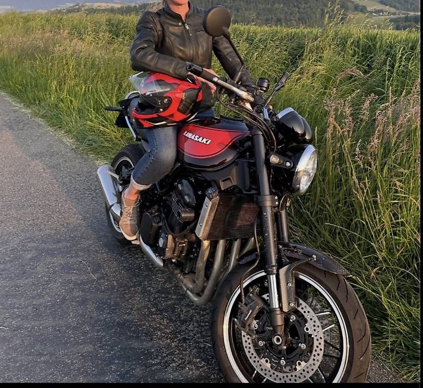 Kawasaki Strasse: Top gepflegte Kawasaki Z900 RS – Gebraucht aus Zürich von starlet111