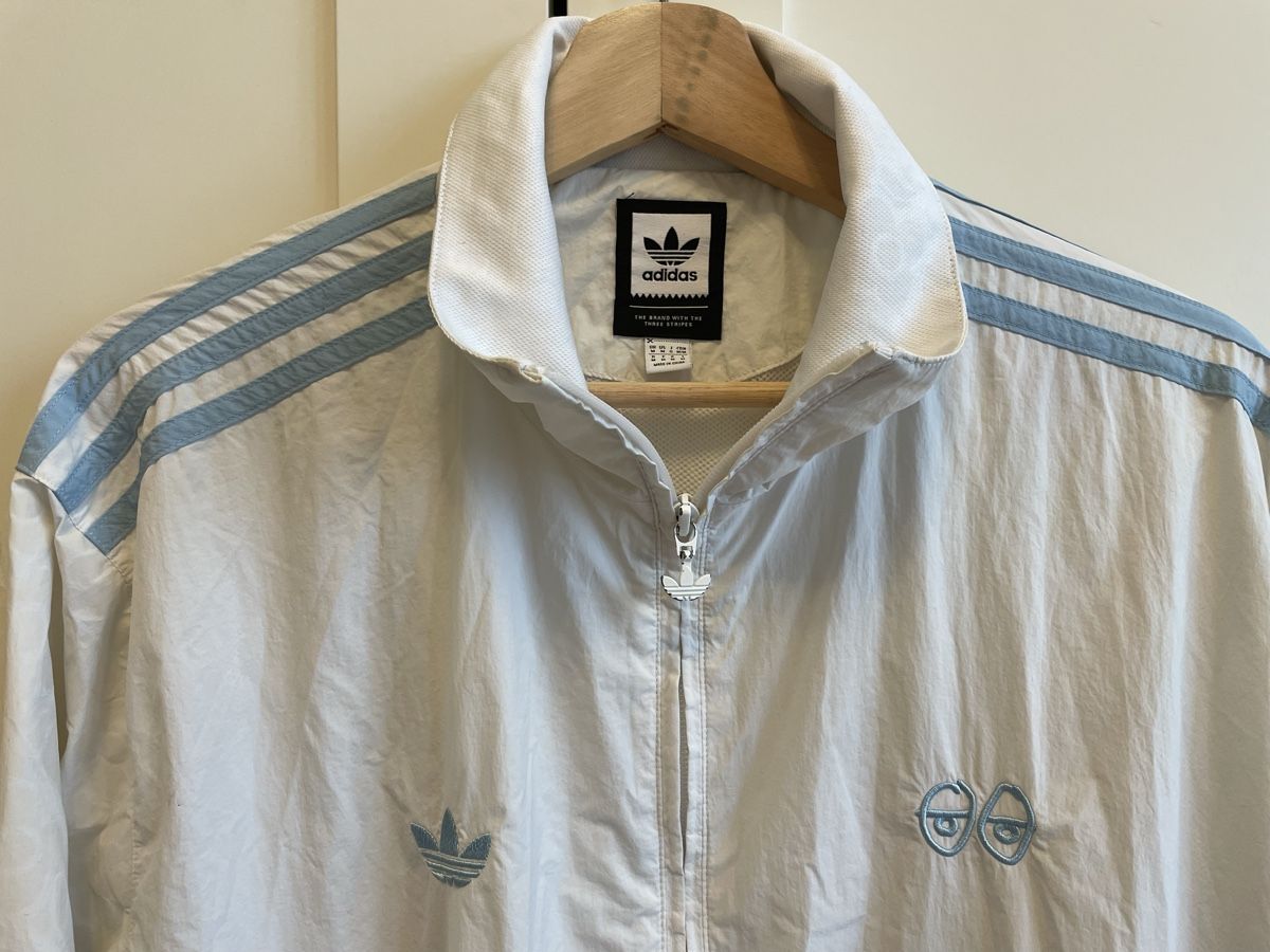 Adidas Giacche: Adidas Trainingsjacke weiss, Grösse M – Usato da Jona venduto da Livelotte8 2