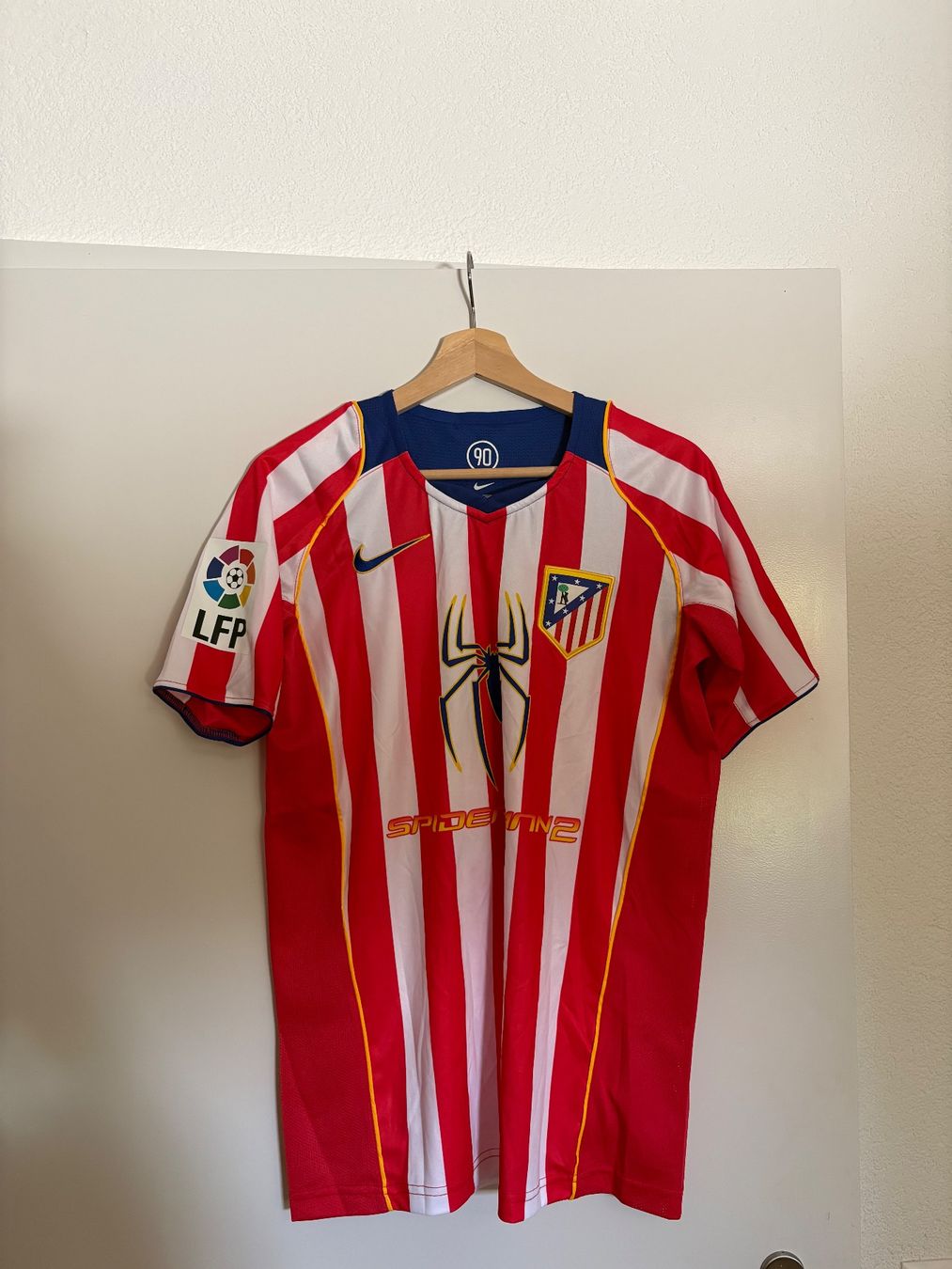 Leibchen & Hosen: Athletico madrid retro trikot – Gebraucht aus Ittigen von tobias.63