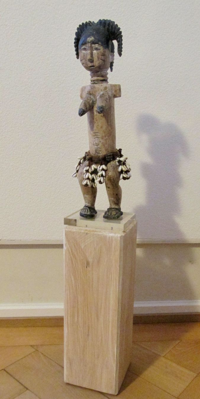 Sculture & Statue: Frauenfigur aus Holz auf Plexiglaspodest / Afrika – Usato da Winterthur venduto da mat_q5d5 3