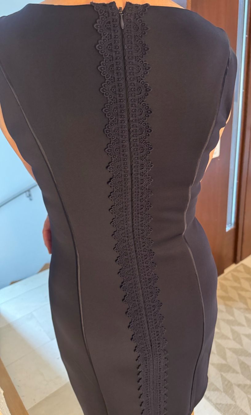 Phase Eight Robes: Kleid mit Spitzen und Strickjäckchen – D'occasion à Stein AG par heg_n29h 3