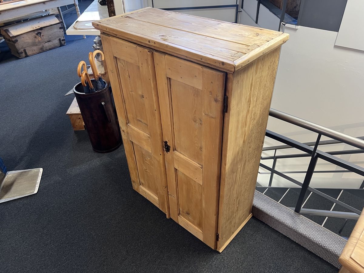 Armoires: Alpenländischer Kleinschrank – D'occasion à Gossau SG par Keller-Antiques 2