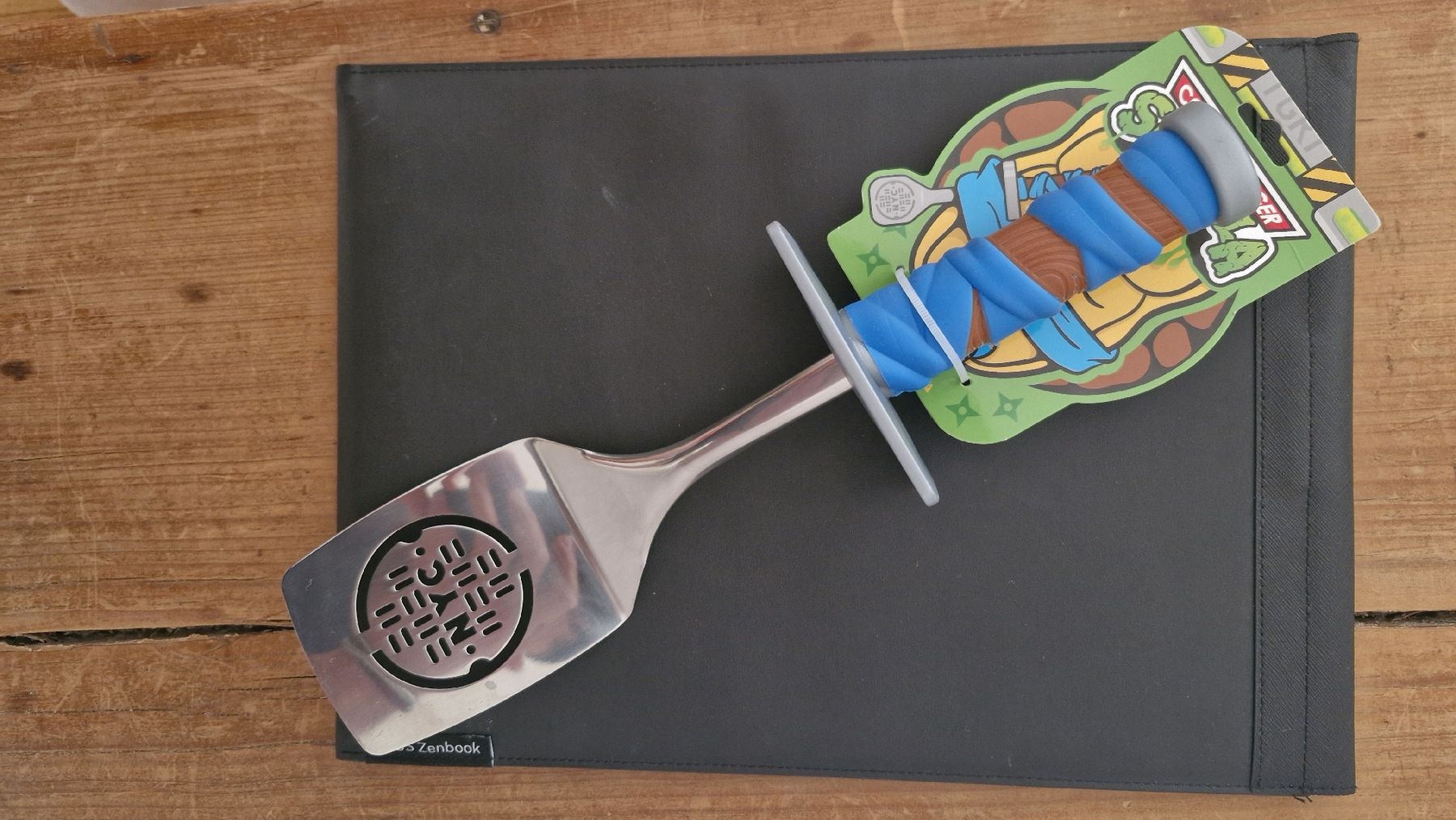 Spielzeuge: TMNT Ninja Turtles Spatula Grill BBQ New – Neu (gemäss Beschreibung) aus Bülach von colaslive