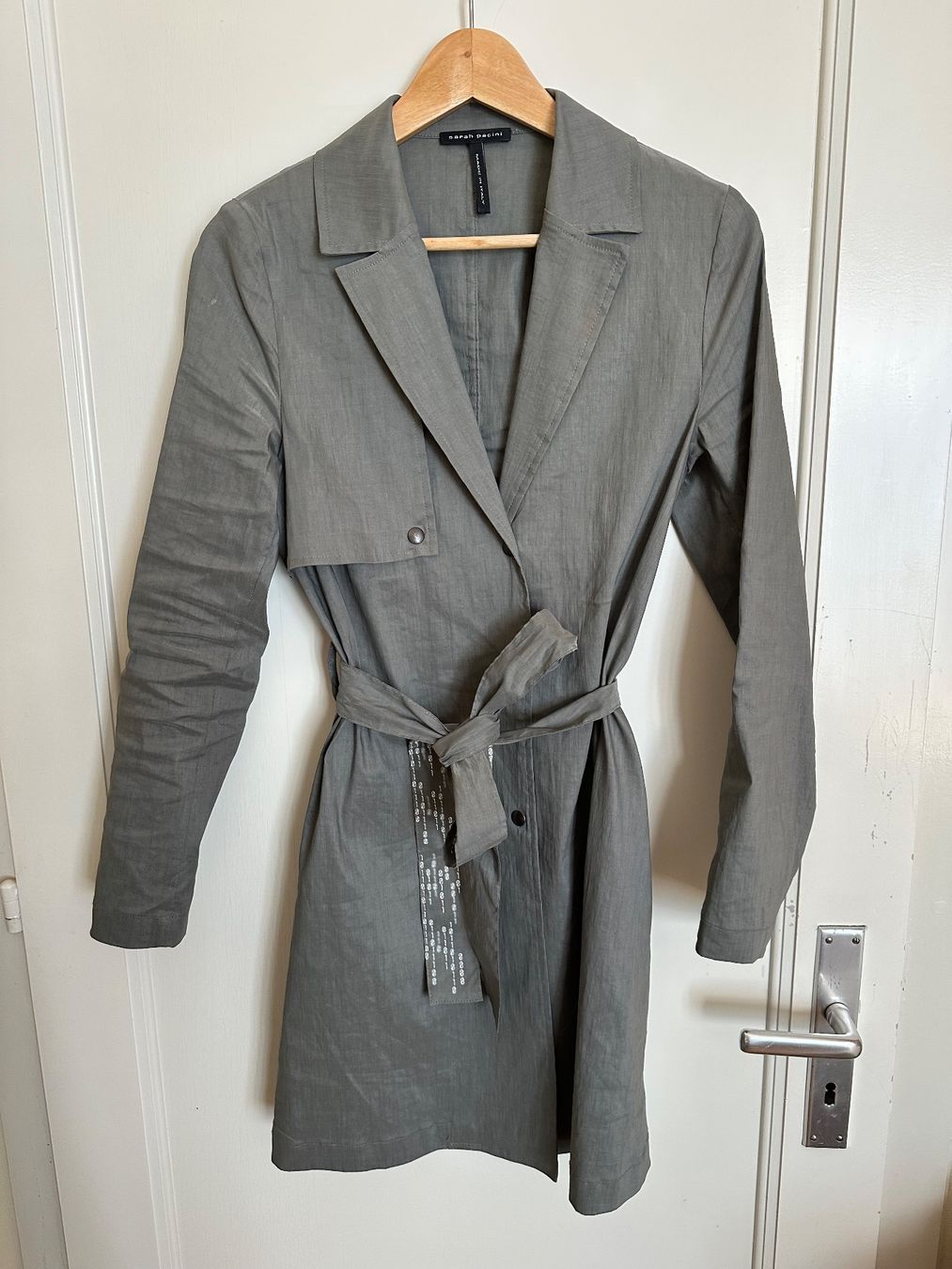 Sarah Pacini Cappotti: Sarah Pacini, manteau léger taille 1 – Usato da Sion venduto da indisherkane 2