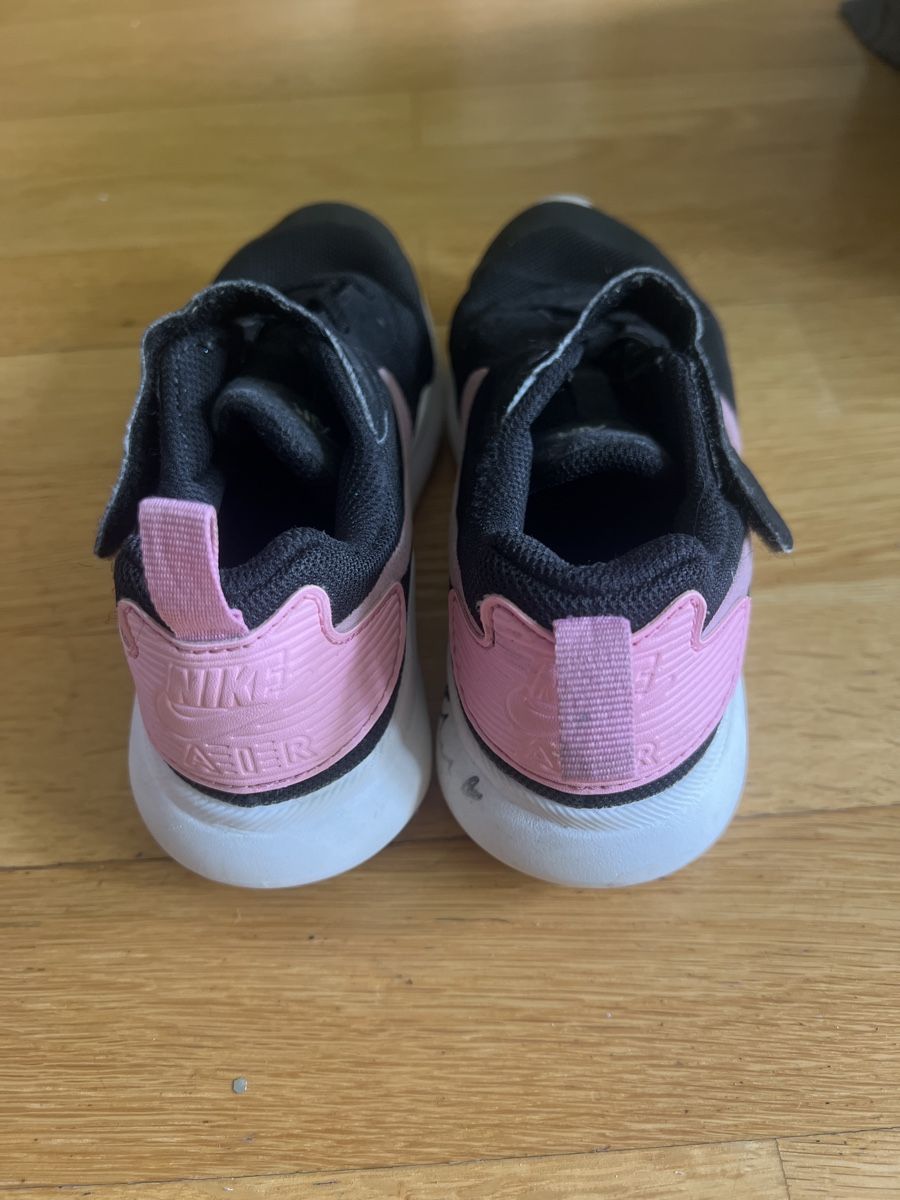 Nike Schuhe für Mädchen: Turnschuhe Nike Air Gr. 33 – Gebraucht aus Zürich von Salsera79 2