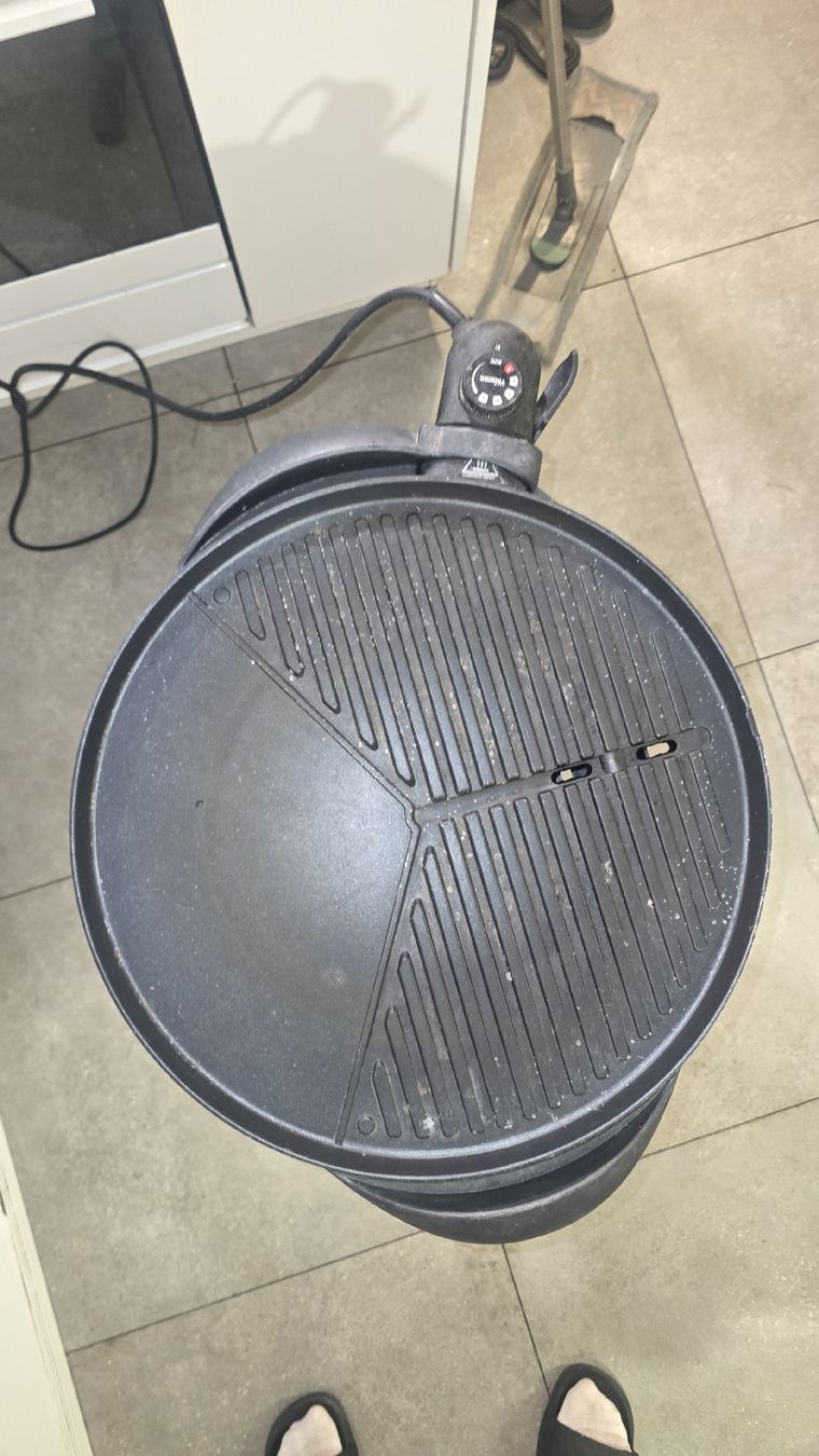 Grils: Electric Grill with Stand used condition – D'occasion à Pully par car_72x7 3