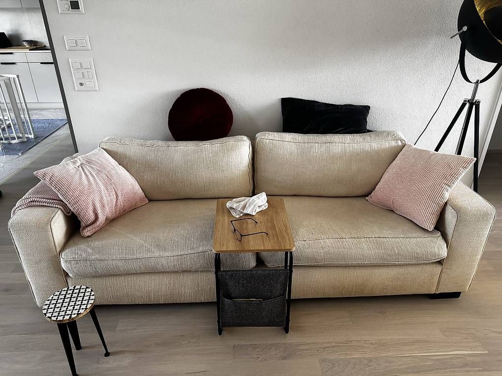 Divani: Grosses bequemes Sofa 240 cm  beige/creme – Usato da Urtenen-Schönbühl venduto da donkaputo