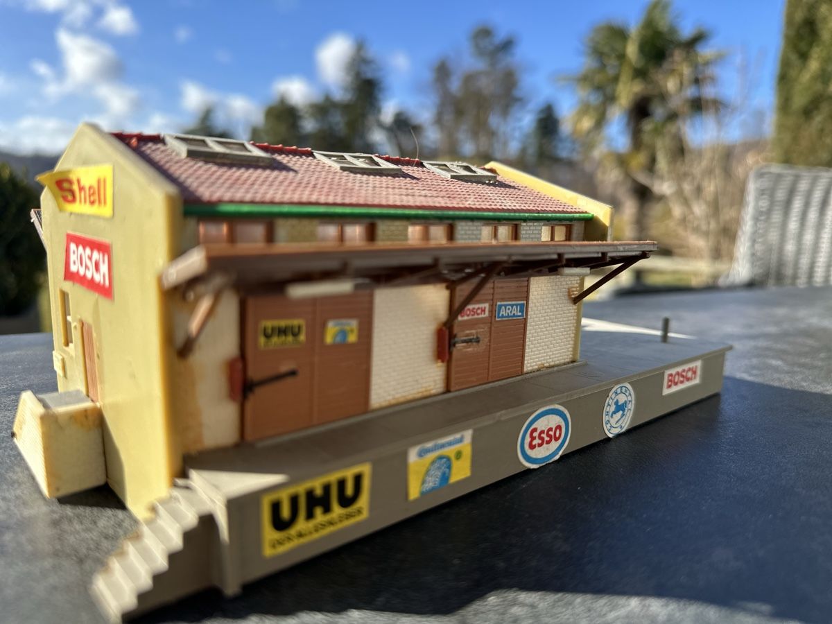 Vollmer Modellini di ferrovie: Vollmer 9454 Güterschuppen – Usato da Lupsingen venduto da New-Haven 1