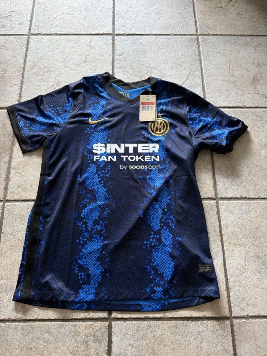 Canottiere & Pantaloni: Inter Milan Trikot 21/22 Snake Gr. L – Nuovo e nell'imballaggio originale da Arth venduto da rosen1982