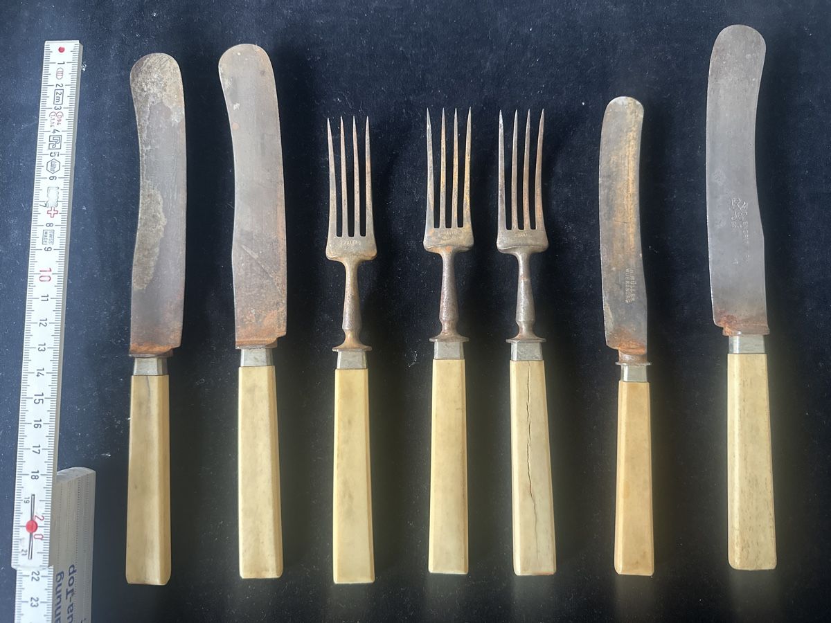 Bestecksets: 7er Set Vintage Messer, Gabeln.  – Gebraucht aus Zürich von Chaeffeler 1