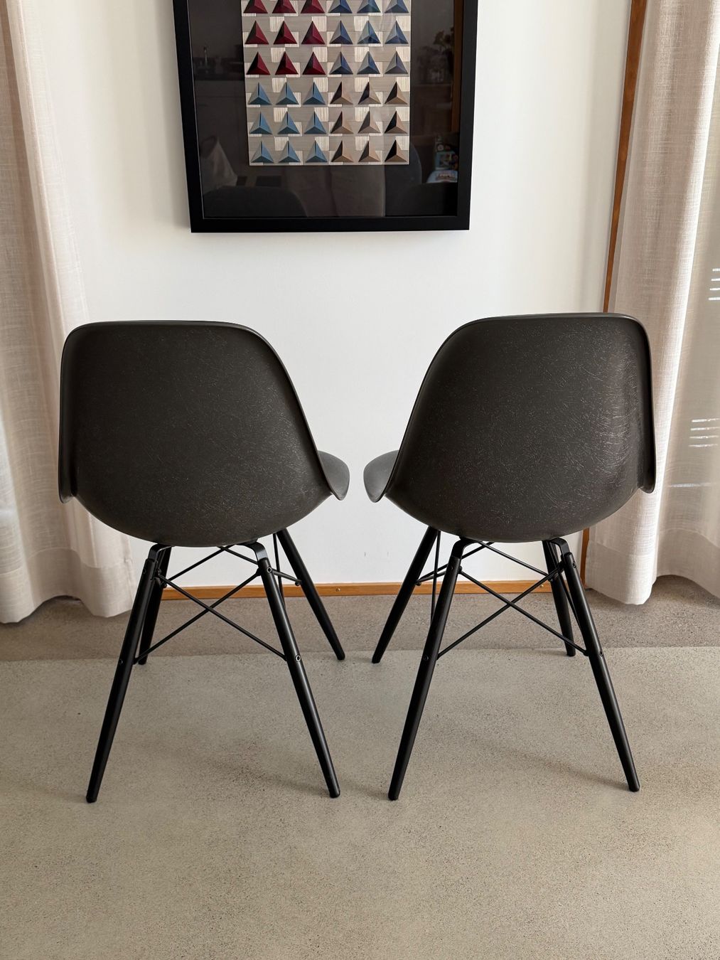 Eames Stühle: 2x Vitra Eames Fiberglass Side Chair DSW – Gebraucht aus Frauenfeld von Jessy_kardakova 1